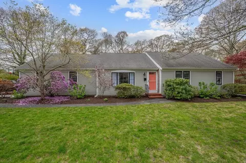 31 Childs St, Barnstable, MA 02632