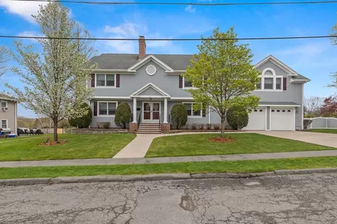 5 Felton Ter, Peabody, MA 01960