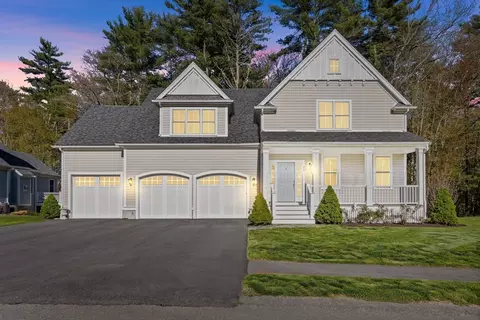 53 Matthew Cir, Easton, MA 02356