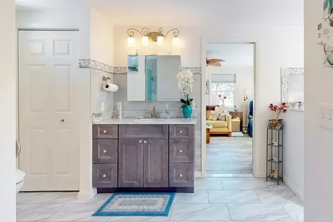Bath - 202 Pine St, Danvers, MA 01923 photo 3 of 4
