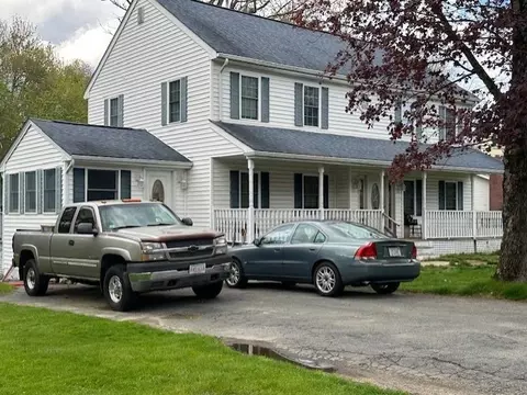 14 County Rd, Burlington, MA 01803