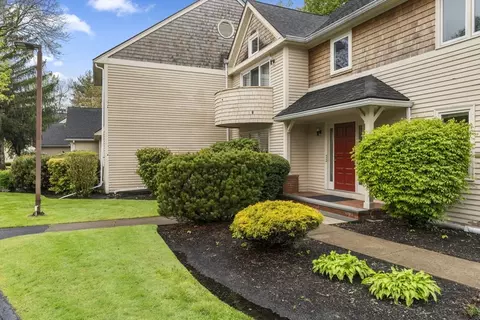 61 Jasper Ln #61, Randolph, MA 02368