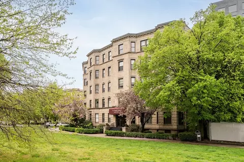 11 Park Dr #3, Boston, MA 02215