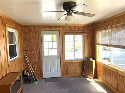 33 Walton St, Chicopee, MA 01013 photo 4