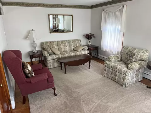 33 Walton St, Chicopee, MA 01013 photo 10
