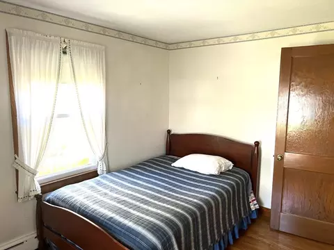 33 Walton St, Chicopee, MA 01013 photo 13