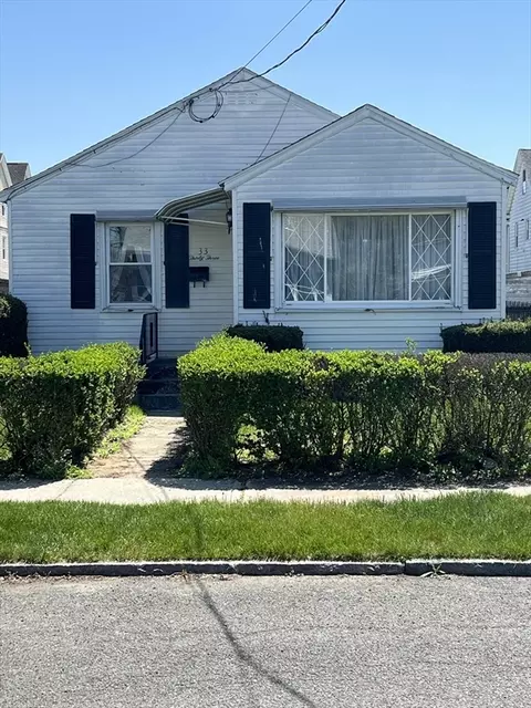 33 Walton St, Chicopee, MA 01013 photo 2