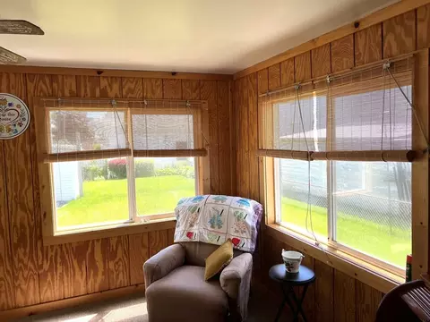 33 Walton St, Chicopee, MA 01013 photo 5