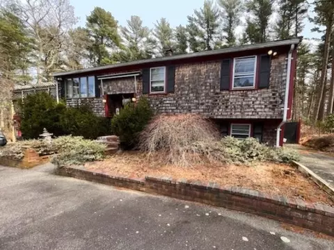 1170 Forest St, Marshfield, MA 02050 photo 2