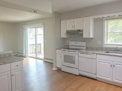 39 Ruggles St, Hardwick, MA 01037 photo 3