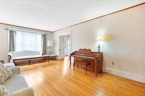 154 Shefford St, Springfield, MA 01107 photo 8
