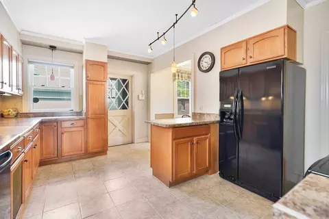 154 Shefford St, Springfield, MA 01107 photo 14