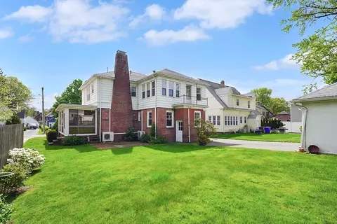 154 Shefford St, Springfield, MA 01107 photo 2