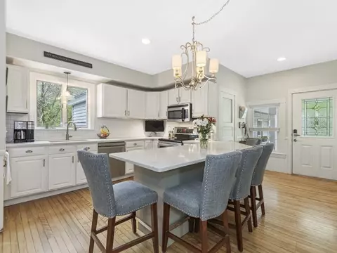 78 Grove St, Shrewsbury, MA 01545