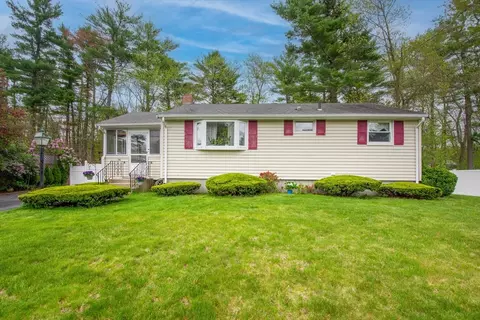 36 Manhattan Dr, Burlington, MA 01803