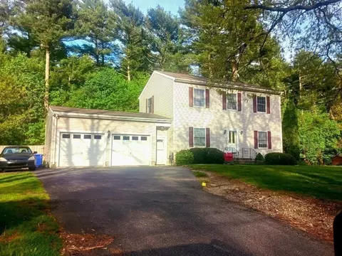 83 Margaret Rd, Taunton, MA 02718