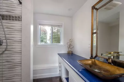 Bath - 23 Salt Marsh Ln, Wareham, MA 02571 photo 1 of 2