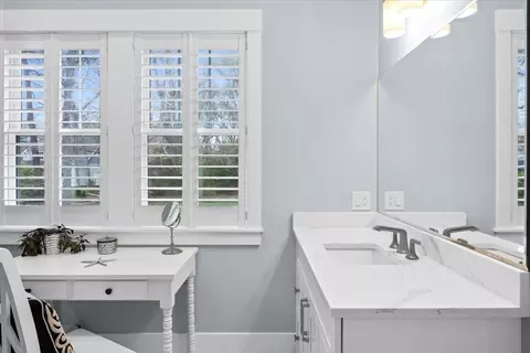 Bath - 36 Ralyn Rd, Cotuit, MA 02635 photo 7 of 10