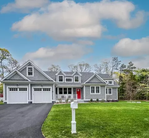 36 Ralyn Rd, Cotuit, MA 02635