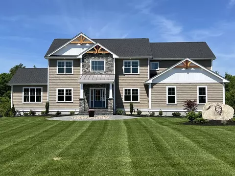 9 Alison Dr, Acushnet, MA 02743