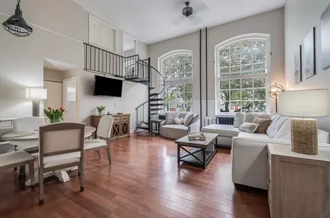 16 Balmoral St #104, Andover, MA 01810