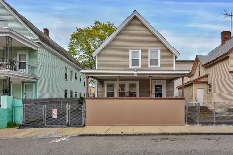 86 Lexington St, Lawrence, MA 01841