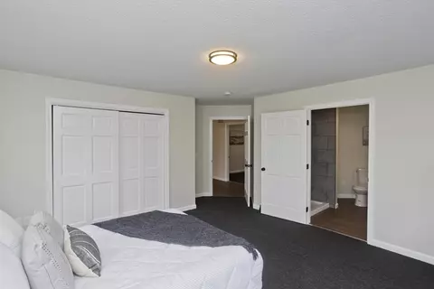 Bedroom - 2089 Oak St, Palmer, MA 01080 photo 2 of 9