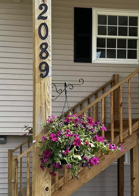 Exterior - 2089 Oak St, Palmer, MA 01080 photo 2 of 6