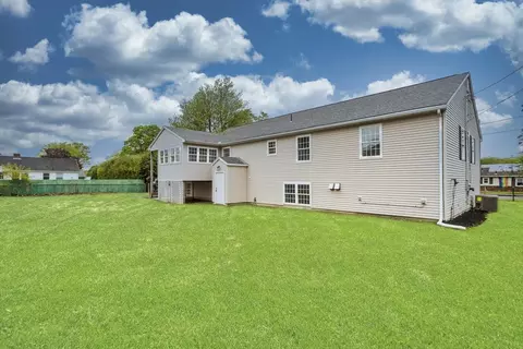 Exterior - 2089 Oak St, Palmer, MA 01080 photo 3 of 6