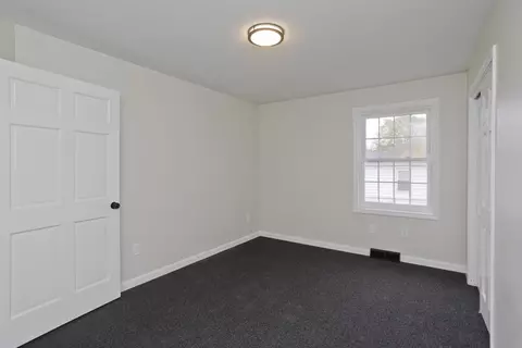 Bedroom - 2089 Oak St, Palmer, MA 01080 photo 6 of 9