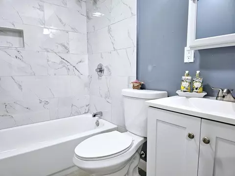 Bath - 9 Wellington St, Webster, MA 01570 photo 2 of 2