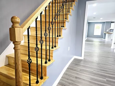 Entry Way - 9 Wellington St, Webster, MA 01570 photo 4 of 4