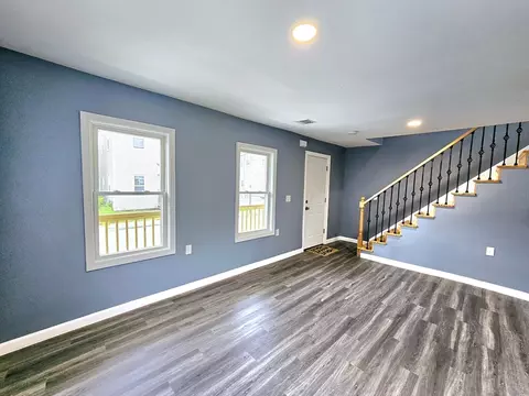 Living - 9 Wellington St, Webster, MA 01570 photo 4 of 4