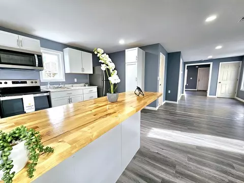 Kitchen - 9 Wellington St, Webster, MA 01570 photo 2 of 7