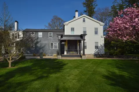 95 Hawthorn St, New Bedford, MA 02740