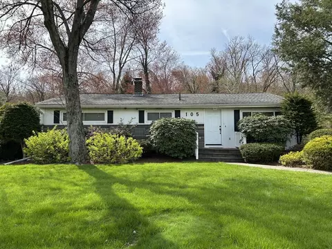 105 Overlook Dr, West Springfield, MA 01089
