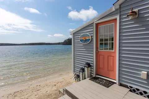 209 W Long Pond Rd #209, Plymouth, MA 02360