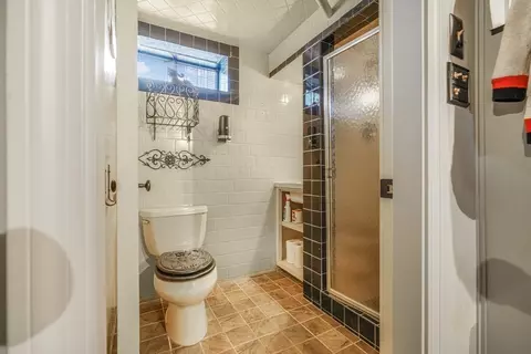 Bath - 99 Swindells St, Fall River, MA 02723 photo 3 of 3
