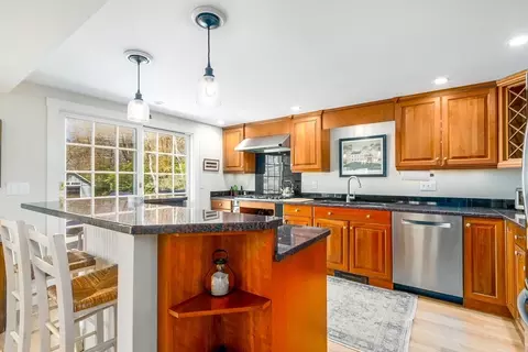 303 Maple St, Barnstable, MA 02668 photo 4