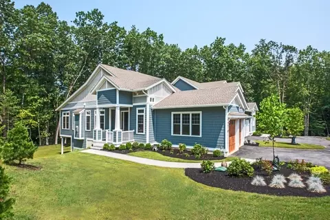 45 Legacy Ln #B, Groton, MA 01450
