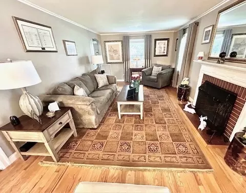 110 Abbott St, Springfield, MA 01118 photo 9