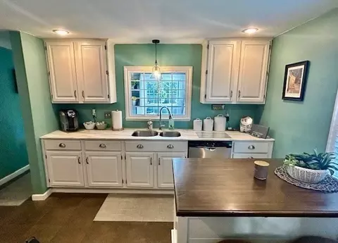 110 Abbott St, Springfield, MA 01118 photo 3