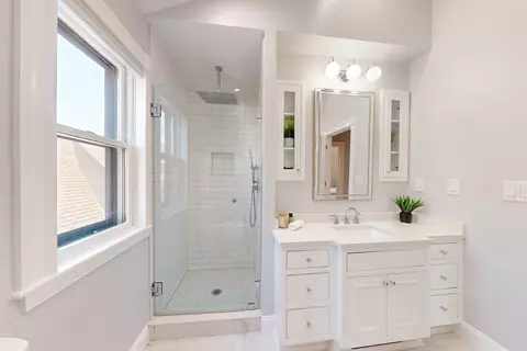 Bath - 89 Pearson Ave #2, Somerville, MA 02144 photo 1 of 3