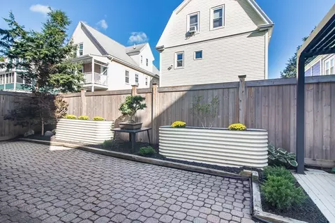 Exterior - 89 Pearson Ave #2, Somerville, MA 02144 photo 4 of 6