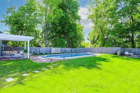 Exterior - 28 Maple St, Mendon, MA 01756 photo 6 of 9
