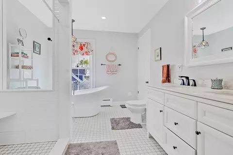 Bath - 28 Maple St, Mendon, MA 01756 photo 1 of 3