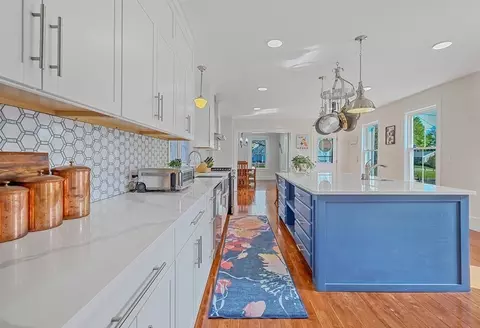 Kitchen - 28 Maple St, Mendon, MA 01756 photo 4 of 6
