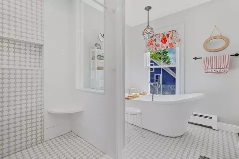 Bath - 28 Maple St, Mendon, MA 01756 photo 2 of 3