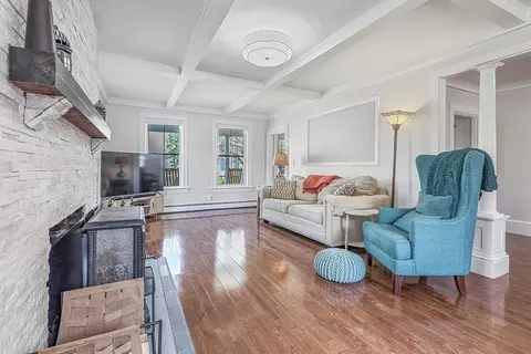 Living - 28 Maple St, Mendon, MA 01756 photo 3 of 4