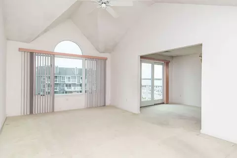 Living - 700 Shore Dr #914, Fall River, MA 02721 photo 2 of 2